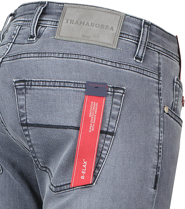 277404 251015 145203