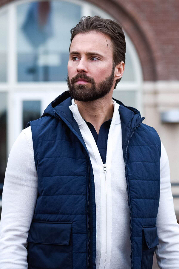Wahts Vest