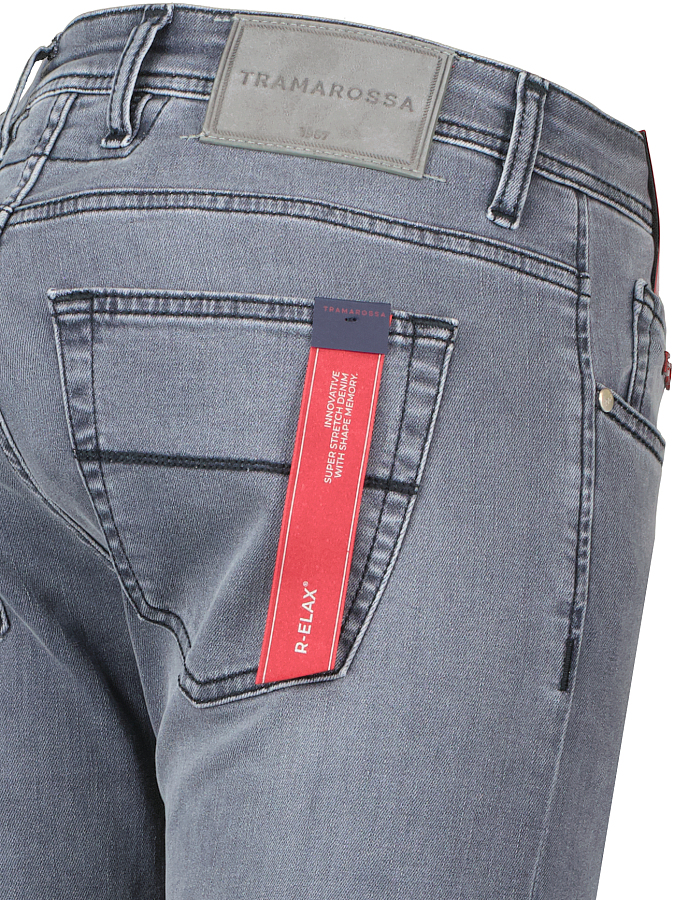 277404 251015 145203